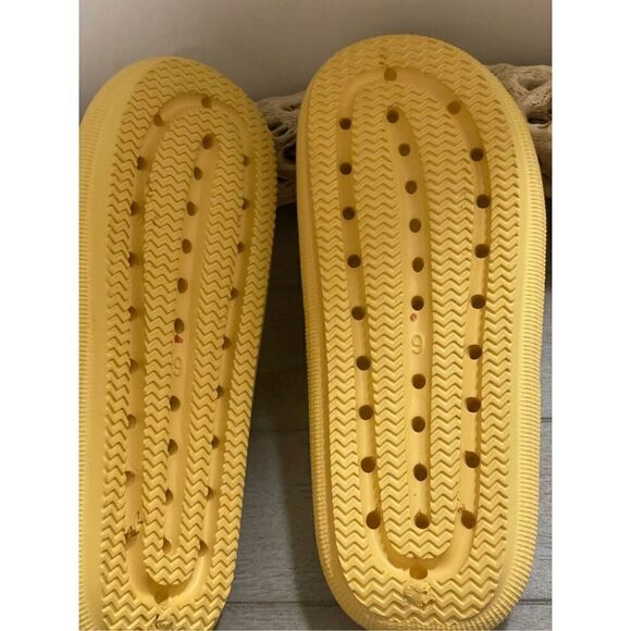 New Beach Slides Sandee Sandal Yellow EVA Size 9 - Picture 7 of 8